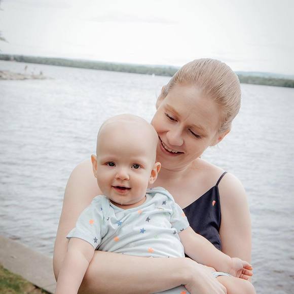 Meet your Posher, Hillary - Picture 1 of 1